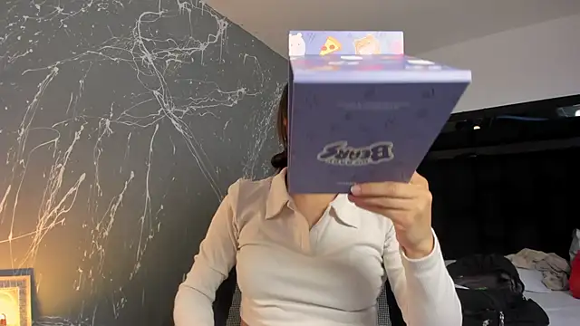 ZoeWestt online show from October 20, 2025, 1:11 pm