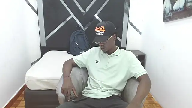 Snapshot of La_pamparaa chatting on September 12, 2025, 10:09 pm La pamparaa online show from September 12, 2025, 10:09 pm
