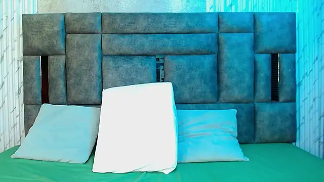 Miah Palacio online show from September 23, 2025, 2:29 am