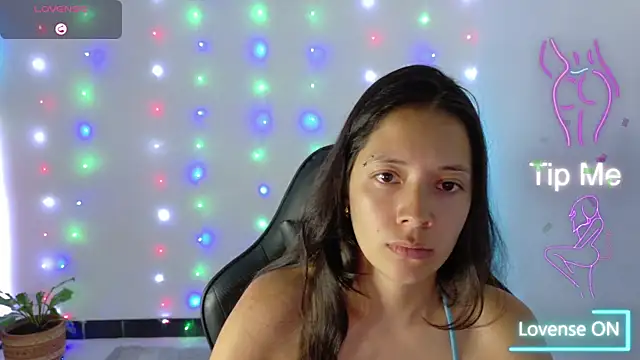 Snapshot of Sarasavage chatting on January 6, 2026, 5:28 pm Sarasavage online show from January 6, 2026, 5:28 pm