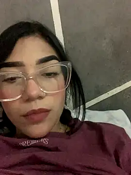 Snapshot of ElaRose_12 chatting on December 4, 2025, 9:25 pm ElaRose 12 online show from December 4, 2025, 9:25 pm