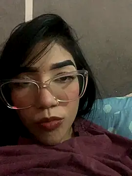 Snapshot of ElaRose_12 chatting on November 15, 2025, 6:56 pm ElaRose 12 online show from November 15, 2025, 6:56 pm