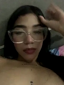 Snapshot of ElaRose_12 chatting on November 21, 2025, 10:20 pm ElaRose 12 online show from November 21, 2025, 10:20 pm