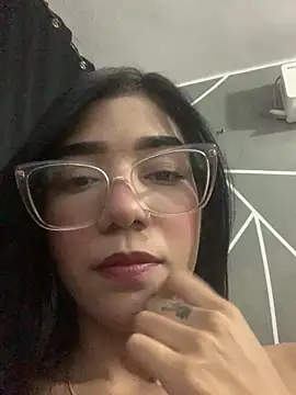 Snapshot of ElaRose_12 chatting on October 29, 2025, 7:02 pm ElaRose 12 online show from October 29, 2025, 7:02 pm