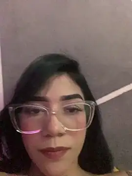 Snapshot of ElaRose_12 chatting on October 31, 2025, 4:36 pm ElaRose 12 online show from October 31, 2025, 4:36 pm