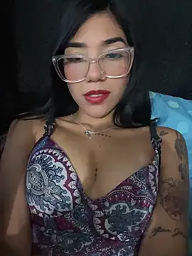 ElaRose 12 online show from February 15, 2026, 9:47 pm