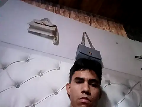 Snapshot of Diego270480 chatting on April 21, 2026, 11:28 am Diego270480 online show from April 21, 2026, 11:28 am