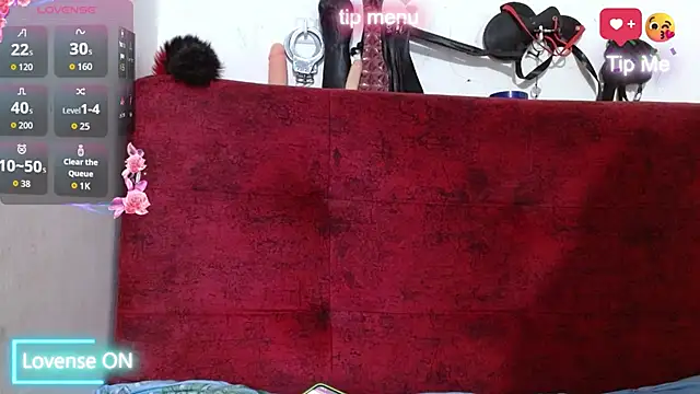 Snapshot of naomi_powel chatting on November 11, 2025, 10:04 pm naomi powel online show from November 11, 2025, 10:04 pm