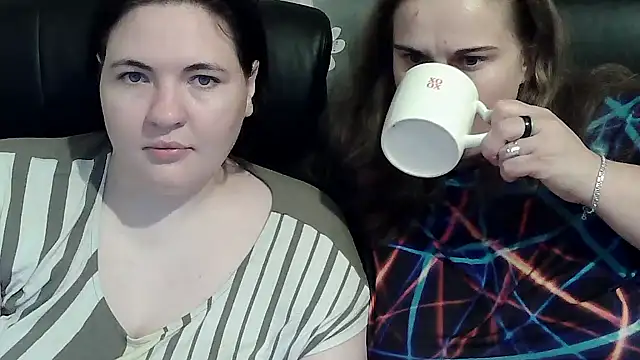 Snapshot of HollyXEva chatting on September 23, 2025, 6:15 pm HollyXEva online show from September 23, 2025, 6:15 pm
