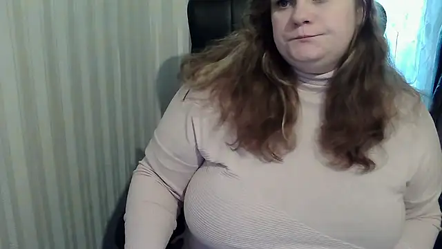 Snapshot of HollyXEva chatting on September 30, 2025, 5:57 am HollyXEva online show from September 30, 2025, 5:57 am
