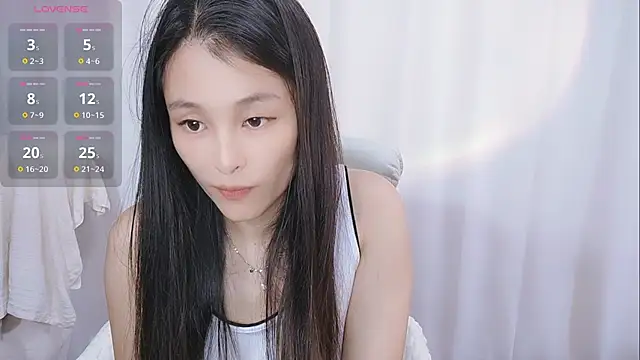 Snapshot of Ailsa-Baby chatting on October 28, 2025, 7:18 am Ailsa-Baby online show from October 28, 2025, 7:18 am