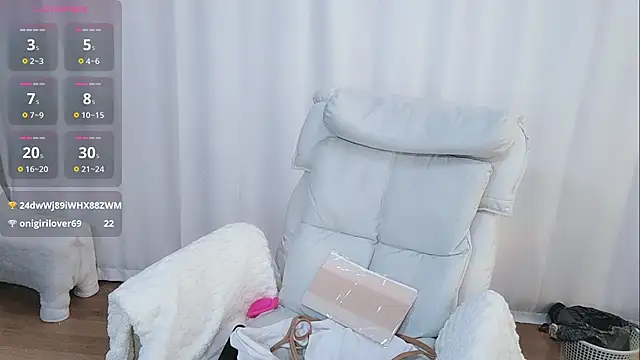 Snapshot of Ailsa-Baby chatting on October 25, 2025, 5:28 am Ailsa-Baby online show from October 25, 2025, 5:28 am