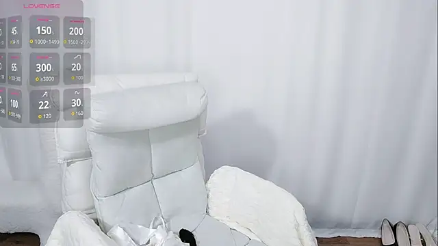 Snapshot of Ailsa-Baby chatting on November 3, 2025, 8:18 am Ailsa-Baby online show from November 3, 2025, 8:18 am