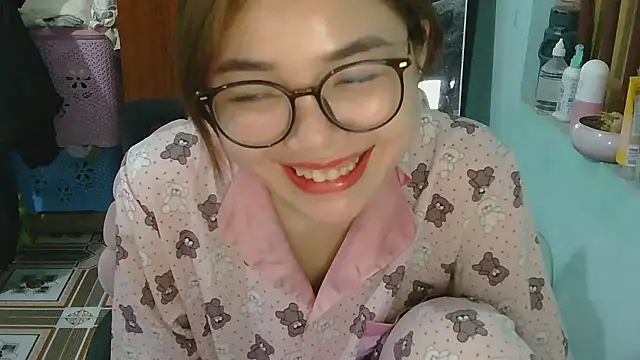 Uhem112 online show from November 7, 2025, 3:38 pm