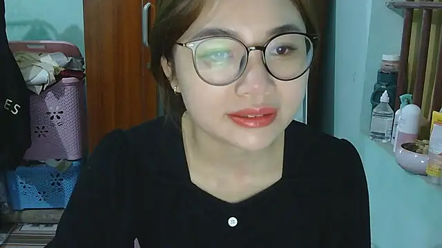 Uhem112 online show from November 2, 2025, 1:32 am