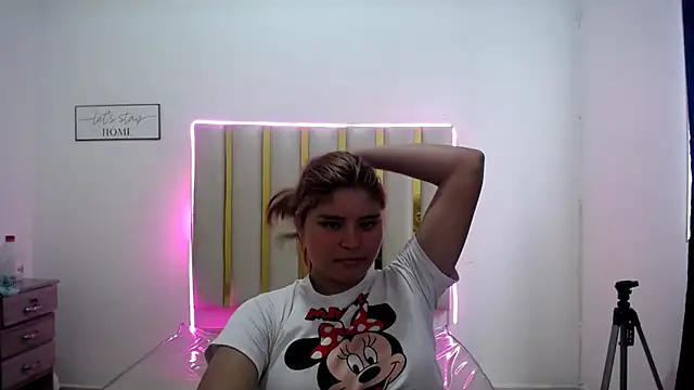 keilicita tonny 18 online show from October 7, 2025, 4:52 pm