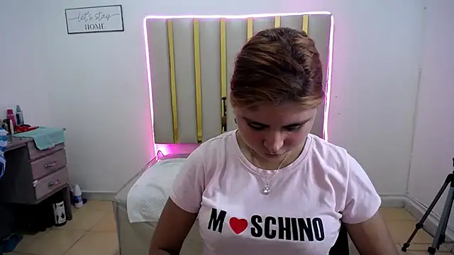 keilicita tonny 18 online show from September 25, 2025, 4:57 pm