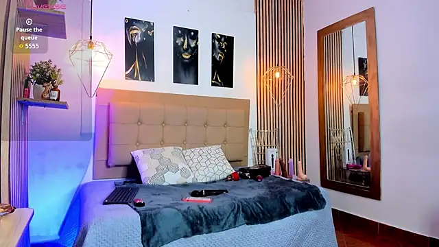  samanthaa foxx online show from September 21, 2025, 11:48 am