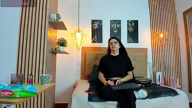  samanthaa foxx online show from September 9, 2025, 10:36 am