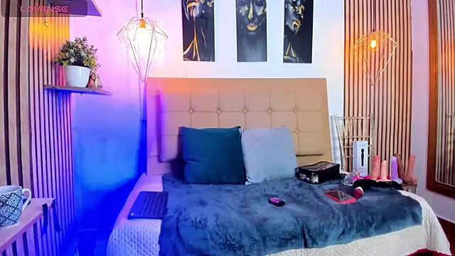  samanthaa foxx online show from November 5, 2025, 12:08 pm