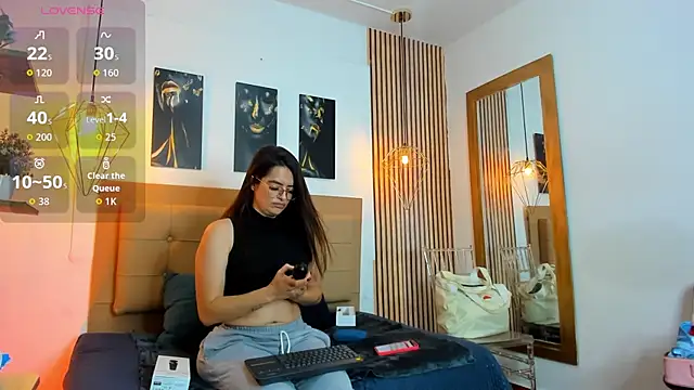  samanthaa foxx online show from September 14, 2025, 10:59 am