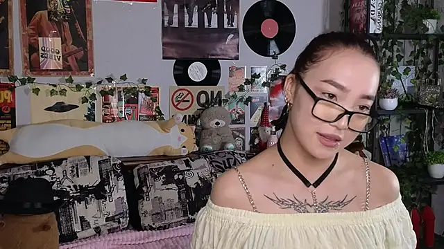 OdetteBiddy online show from November 13, 2025, 8:13 pm