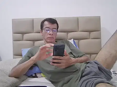 skinnylatino51 online show from September 25, 2025, 12:27 am