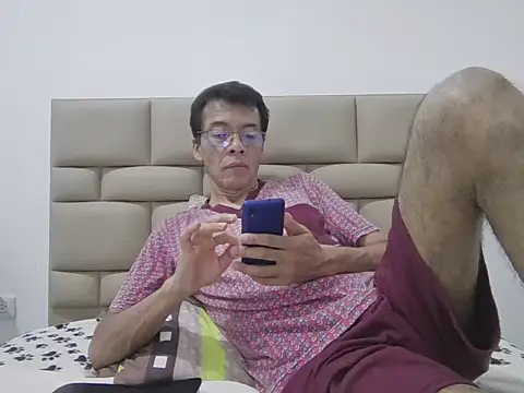 skinnylatino51 online show from March 6, 2026, 12:38 am