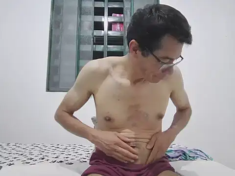 skinnylatino51 online show from October 9, 2025, 12:11 am