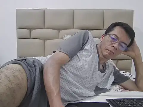 skinnylatino51 online show from February 24, 2026, 1:39 am