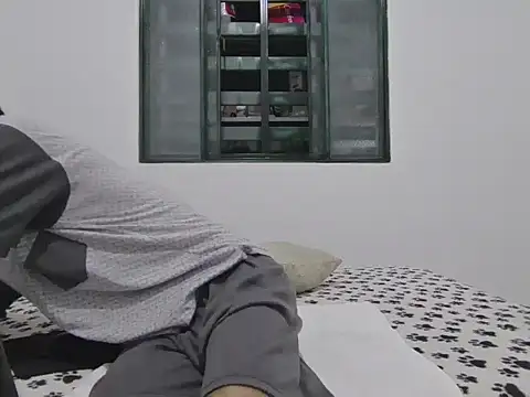 skinnylatino51 online show from September 14, 2025, 1:06 am