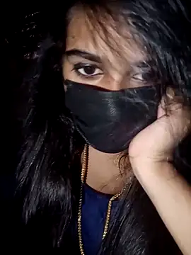 umairahaasan 1 online show from October 31, 2025, 10:12 am