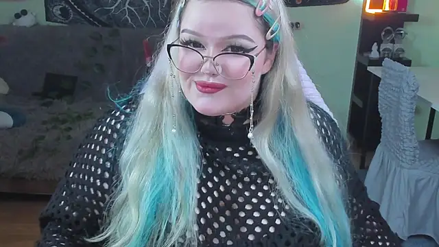 Snapshot of _CandyM1lky_ chatting on November 23, 2025, 7:40 am CandyM1lky online show from November 23, 2025, 7:40 am