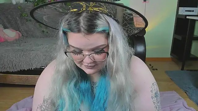 Snapshot of _CandyM1lky_ chatting on October 29, 2025, 6:56 am CandyM1lky online show from October 29, 2025, 6:56 am