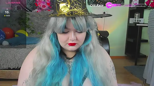 Snapshot of _CandyM1lky_ chatting on October 31, 2025, 7:05 am CandyM1lky online show from October 31, 2025, 7:05 am