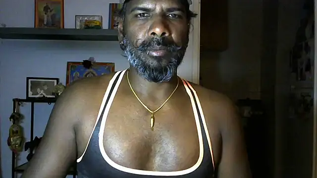 Snapshot of frenchblackc31 chatting on June 7, 2026, 10:48 pm frenchblackc31 online show from June 7, 2026, 10:48 pm