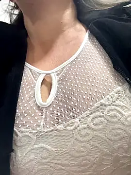 Snapshot of StefiAlizon70 chatting on October 26, 2025, 2:12 am StefiAlizon70 online show from October 26, 2025, 2:12 am