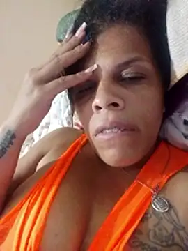 Esperanza 13 online show from May 30, 2026, 1:56 am