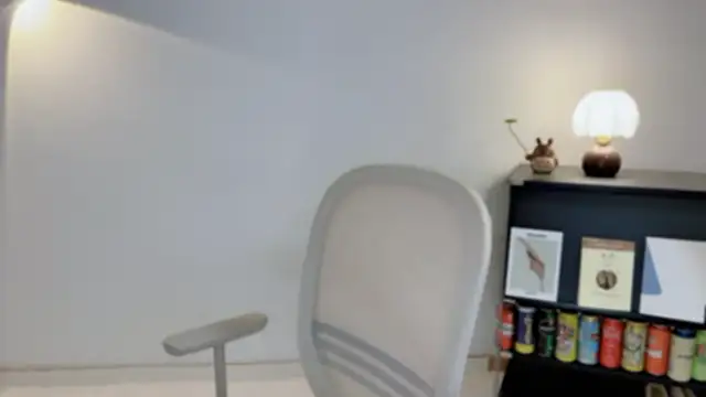 Onechestnut online show from April 6, 2026, 5:08 am