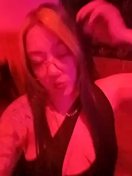 Dulcedeanis online show from November 6, 2025, 3:21 am