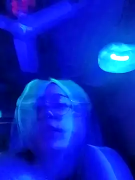 Dulcedeanis online show from January 14, 2026, 4:38 am