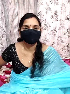Snapshot of Lalitha-1995 chatting on December 1, 2025, 4:30 pm Lalitha-1995 online show from December 1, 2025, 4:30 pm