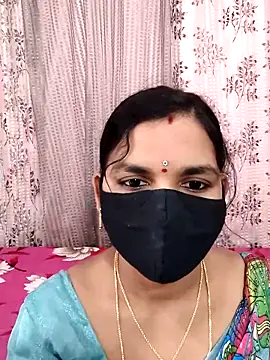 Snapshot of Lalitha-1995 chatting on November 14, 2025, 6:17 am Lalitha-1995 online show from November 14, 2025, 6:17 am