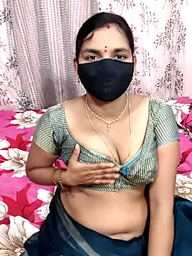 Snapshot of Lalitha-1995 chatting on October 6, 2025, 5:24 pm Lalitha-1995 online show from October 6, 2025, 5:24 pm