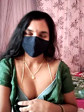 Snapshot of Lalitha-1995 chatting on December 3, 2025, 5:30 am Lalitha-1995 online show from December 3, 2025, 5:30 am