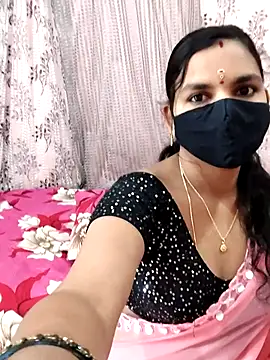 Snapshot of Lalitha-1995 chatting on November 20, 2025, 6:14 am Lalitha-1995 online show from November 20, 2025, 6:14 am