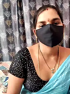Snapshot of Lalitha-1995 chatting on April 21, 2026, 4:30 am Lalitha-1995 online show from April 21, 2026, 4:30 am