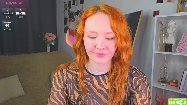Snapshot of JoyceJones chatting on October 4, 2025, 7:04 pm JoyceJones online show from October 4, 2025, 7:04 pm