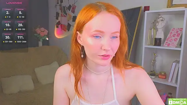 Snapshot of JoyceJones chatting on October 10, 2025, 7:25 pm JoyceJones online show from October 10, 2025, 7:25 pm