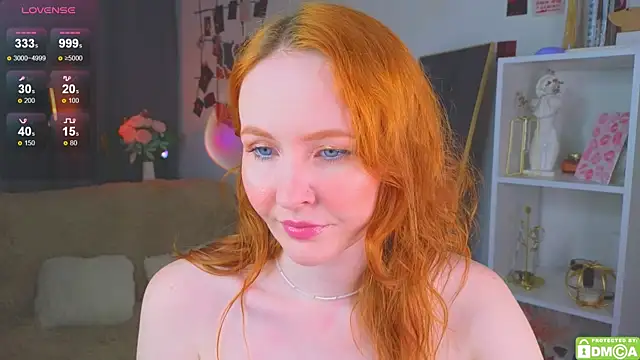 JoyceJones online show from October 28, 2025, 8:08 pm